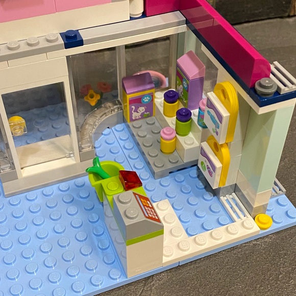 Lego Friends ~ 41007 ~ Heartlake Pet Salon ~ Retired Set - Picture 3 of 8